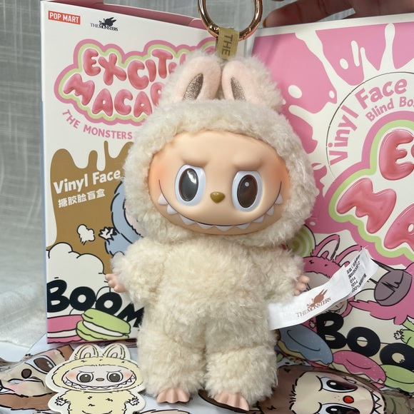 Pop Mart The Monsters Labubu - Picture 2 of 8
